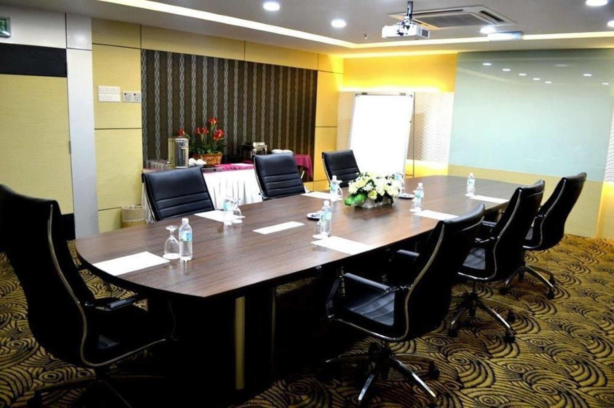 드 루 비치 리조트 콴탄 외부 사진